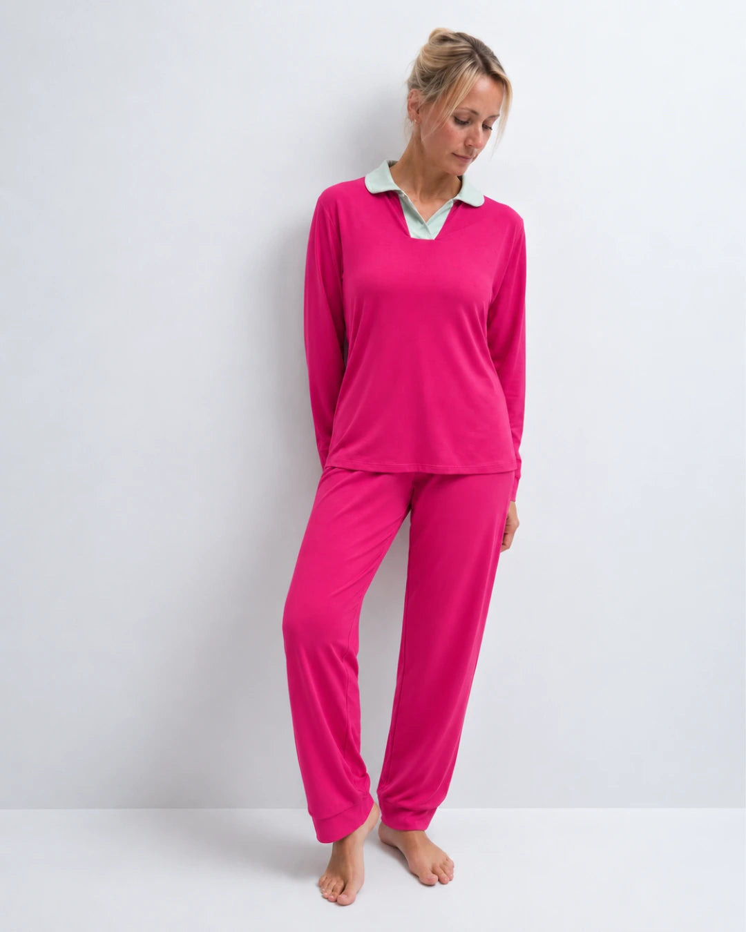 Pijama largo con top integrado, cuello sastre y pantalón con puño