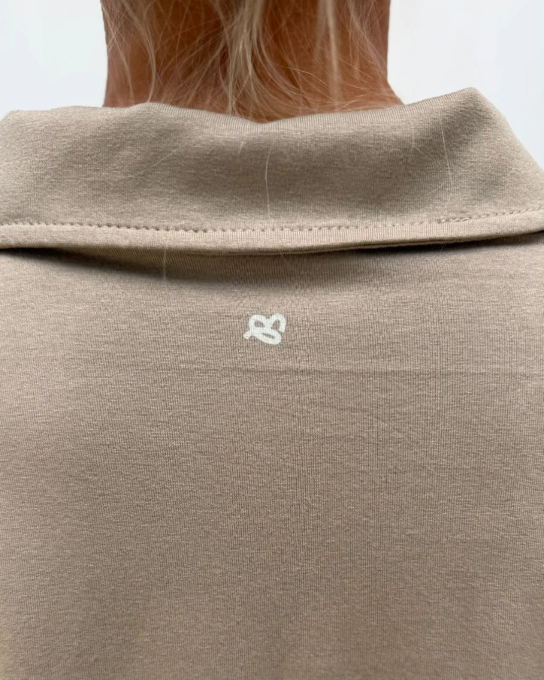 Pijama largo con top integrado, cuello sastre y pantalón con puño