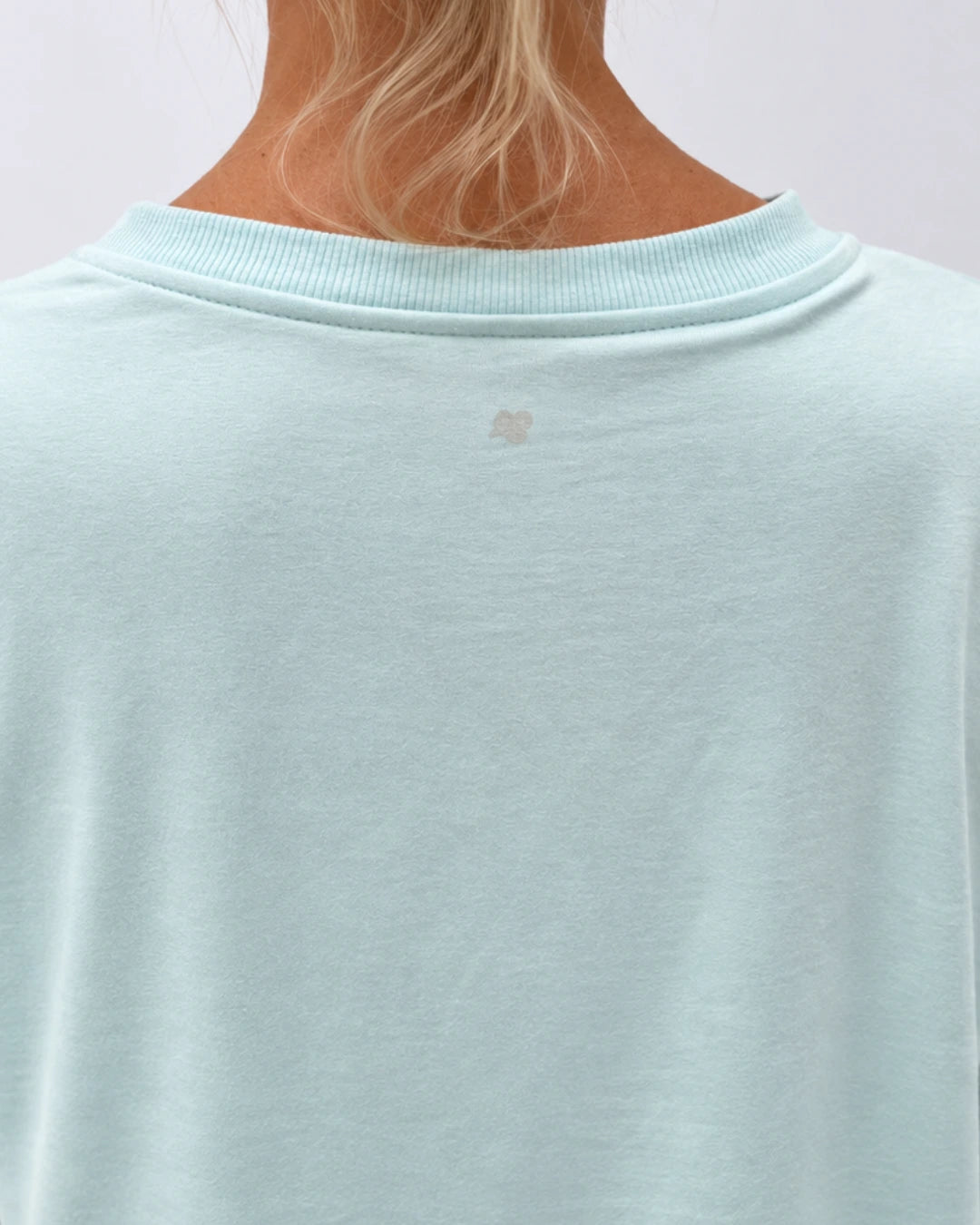 Pijama largo con top integrado, cuello redondo y pantalón con puño
