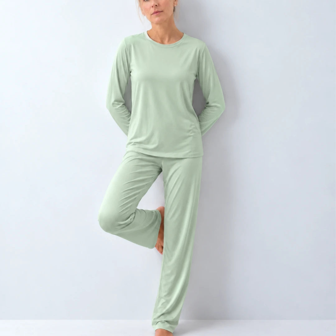 Pijama largo con top integrado, cuello redondo y pantalón recto